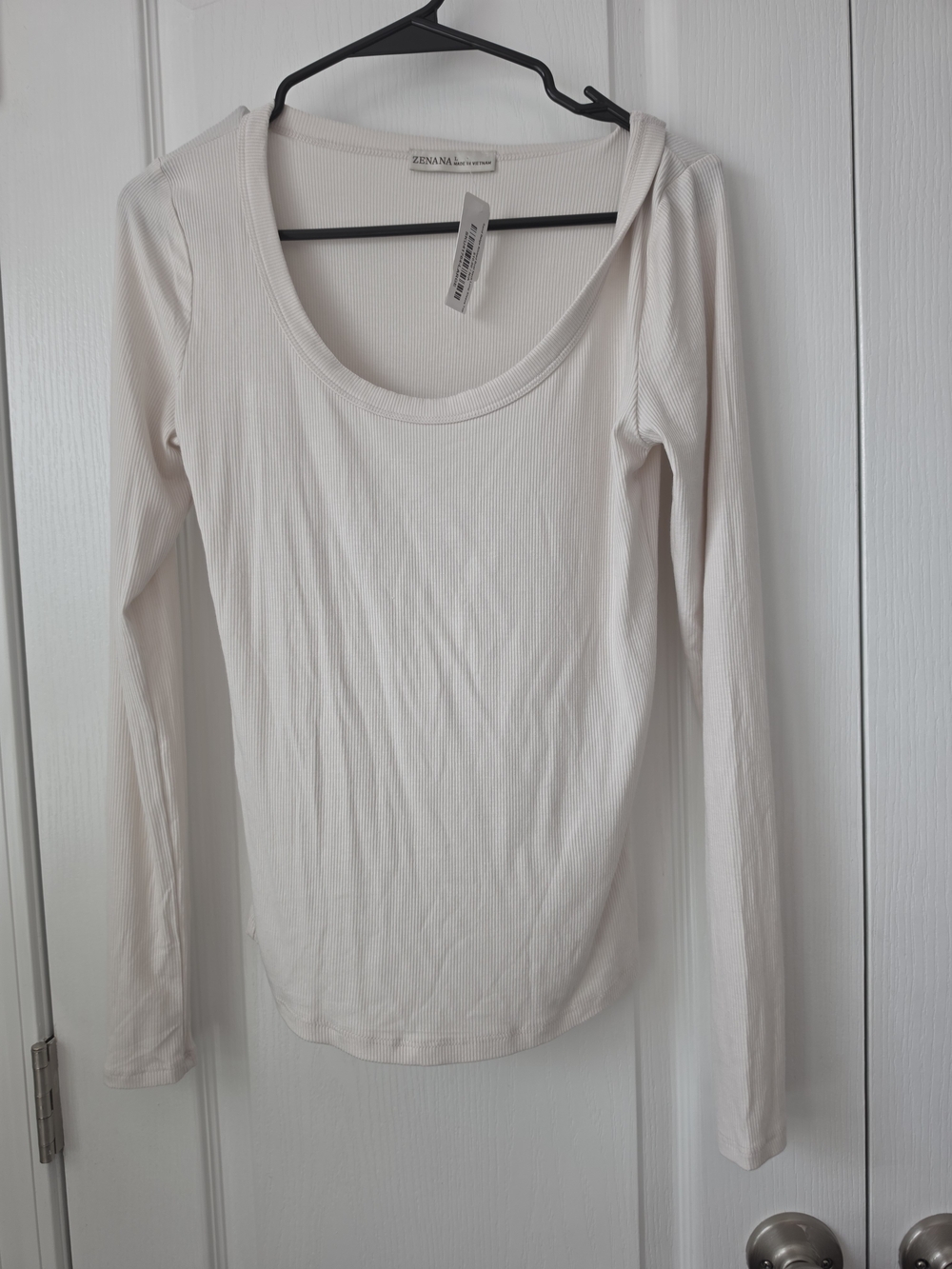 Zenana Outfitters Scoop Neck Long Sleeve Top in Ivory